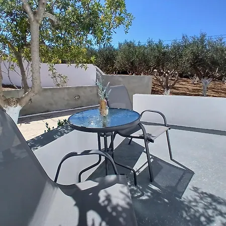 Fragos Apartment *